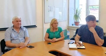 Наталья Бегуненко: Сегодня, 13 августа, в рамках проекта «УПРАВДОМ» руководитель Управы Петровского внутригородского района Администрации г.о. Донецк Наталья Ивановна Бегуненко провела встречу с сотрудниками...