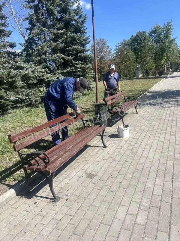 Работа по созданию комфорта и уюта в городских парках продолжается Работа по созданию комфорта и уюта в городских парках продолжается