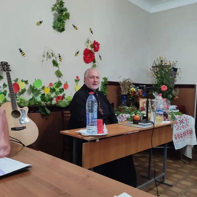 Встреча, согревающая сердца: Комитет на духовной беседе с протоиереем Евгением Встреча, согревающая сердца: Комитет на духовной беседе с протоиереем Евгением
