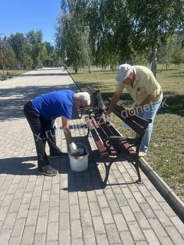 Работа по созданию комфорта и уюта в городских парках продолжается Работа по созданию комфорта и уюта в городских парках продолжается