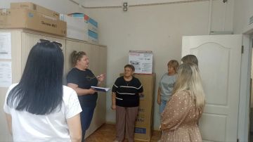 Сегодня состоялась рабочая встреча депутата Тельмановского муниципального совета Юлии Налбат с коллективом Управления федерального казначейства по ДНР