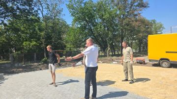Проверил ход работ по благоустройству зоны отдыха в селе Заря