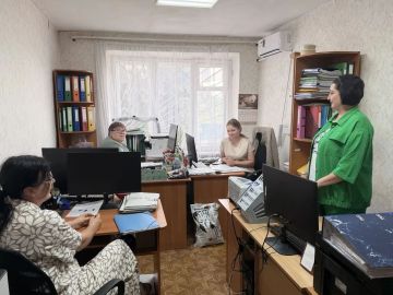 Член Общественного совета Тельмановского муниципального округа провела встречу с трудовым коллективом отдела культуры в Тельманово