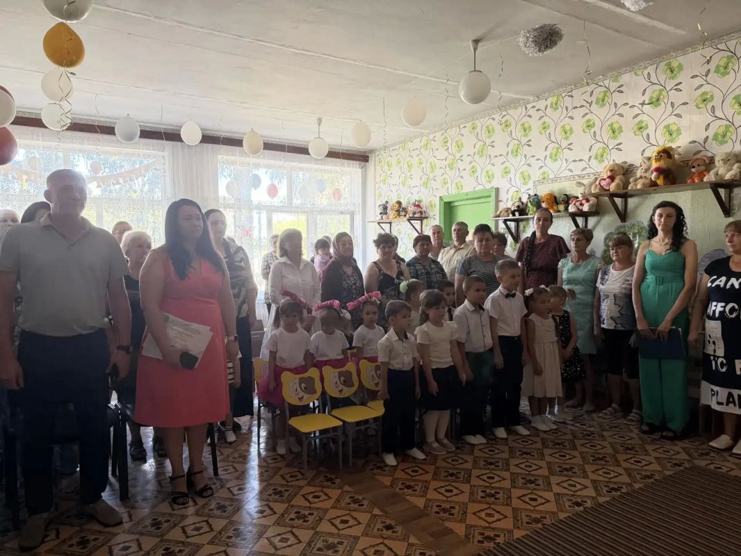 В ГБДОУ "Старченковский детский сад "Лукоморье" Володарского муниципального округа состоялось торжественное мероприятие, посвящённое 40-летию дошкольного учреждения В ГБДОУ "Старченковский детский сад "Лукоморье" Володарского муниципального округа состоялось торжественное мероприятие, посвящённое 40-летию дошкольного учреждения