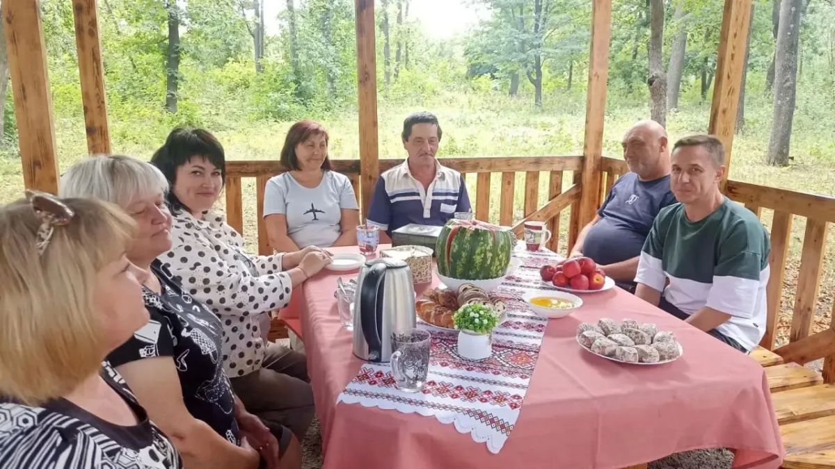 Сегодня в теплой и дружеской обстановке коллектива парка им. А.П. Чехова было проведено тематическое мероприятие "Три спаса - три запаса" на котором все вместе определили какие традиции с ним связяны, а так же историю...