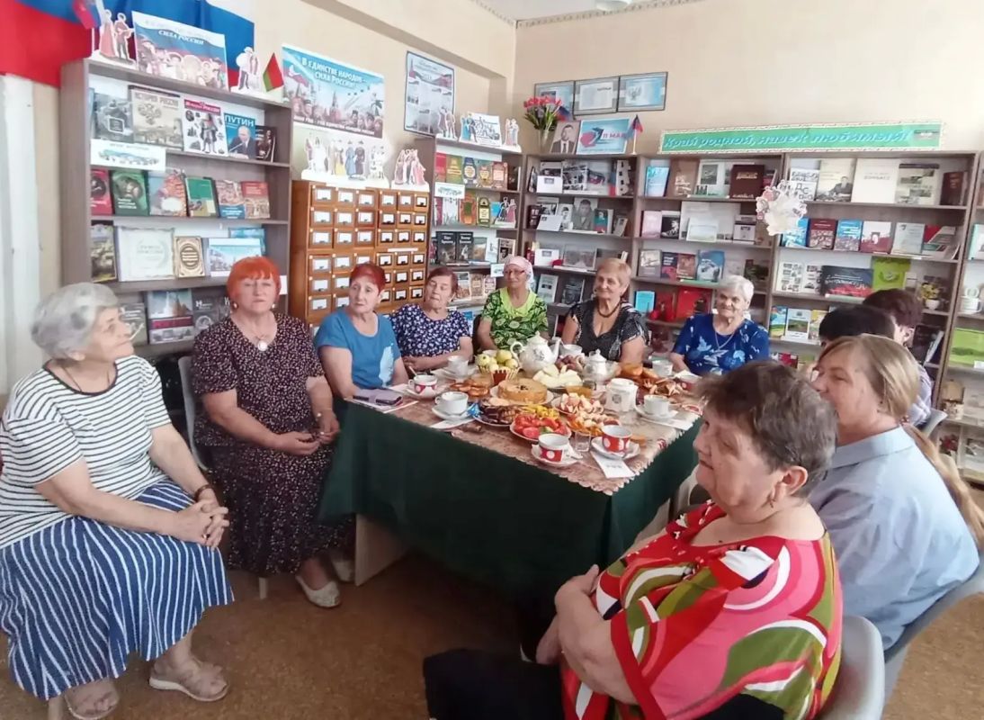 В Центральной библиотеке прошли тематические посиделки «Спас не пройдет без нас» В Центральной библиотеке прошли тематические посиделки «Спас не пройдет без нас»