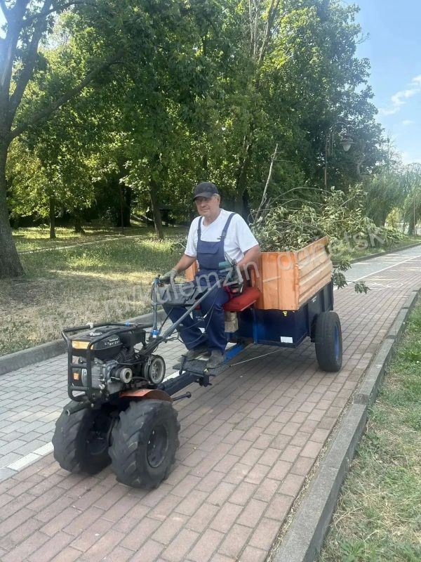 Работа по созданию комфорта и уюта в городских парках продолжается Работа по созданию комфорта и уюта в городских парках продолжается