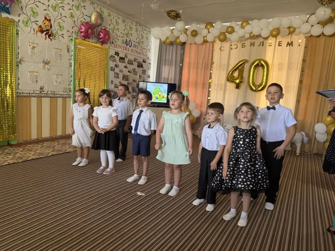 В ГБДОУ "Старченковский детский сад "Лукоморье" Володарского муниципального округа состоялось торжественное мероприятие, посвящённое 40-летию дошкольного учреждения В ГБДОУ "Старченковский детский сад "Лукоморье" Володарского муниципального округа состоялось торжественное мероприятие, посвящённое 40-летию дошкольного учреждения