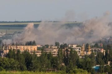 Методы нацистов. ВСУ в Славянске размещают огневые точки на жилых домах