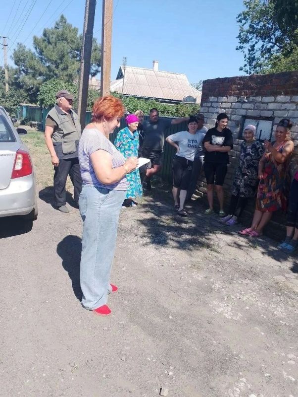 Начальник Кутейниковского территориального отдела Светлана Токарева встретилась с населением пгт