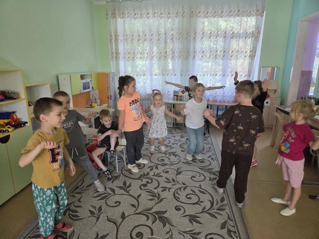 Очередное увлекательное путешествие в мир традиций и творчества совершили сегодня дошколята детского сада № 4 «Светлячок» Очередное увлекательное путешествие в мир традиций и творчества совершили сегодня дошколята детского сада № 4 «Светлячок»