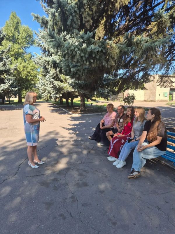 Встреча с населением. Депутат Торезского городского совета Людмила Пархоменко провела встречу с жителями города