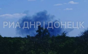 Возгорание наблюдается в Юнокоммунаровске в ДНР