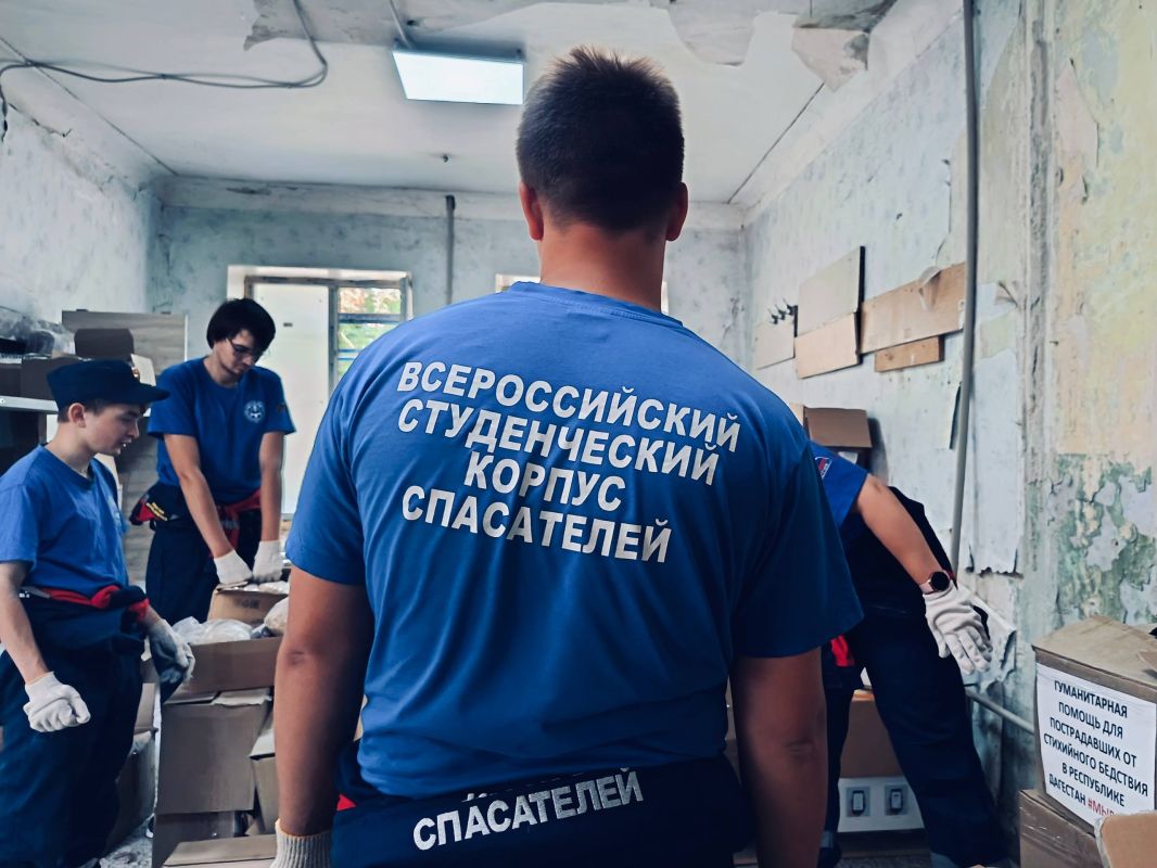 145 посылок для Дагестана. Вместе с участниками гуманитарной миссии из Курска и Калининграда добровольцы Донецкого РО ВСКС оказали помощь на складе: сформировали гуманитарные наборы для пострадавших от стихийного бедствия в... 145 посылок для Дагестана. Вместе с участниками гуманитарной миссии из Курска и Калининграда добровольцы Донецкого РО ВСКС оказали помощь на складе: сформировали гуманитарные наборы для пострадавших от стихийного бедствия в...