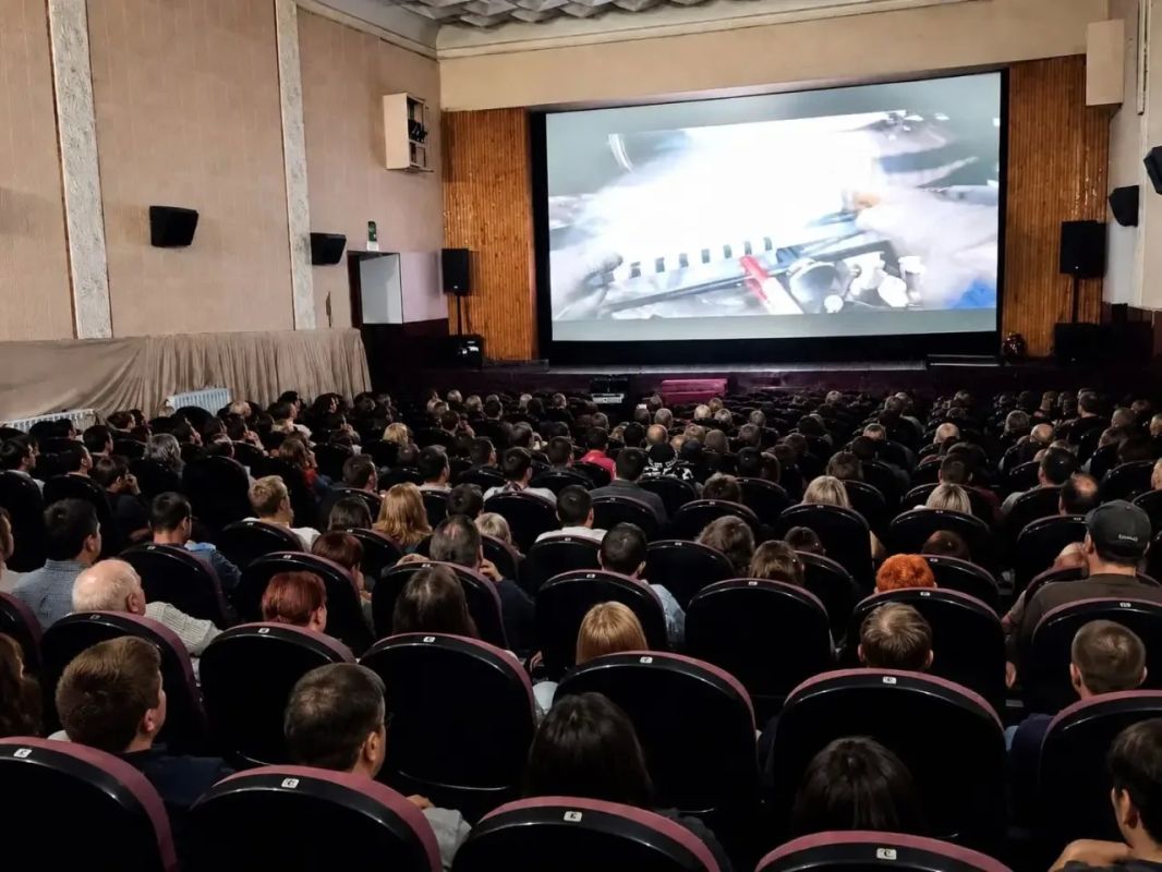 Ещё шесть современных кинозалов появятся в Донецкой Народной Республике Ещё шесть современных кинозалов появятся в Донецкой Народной Республике