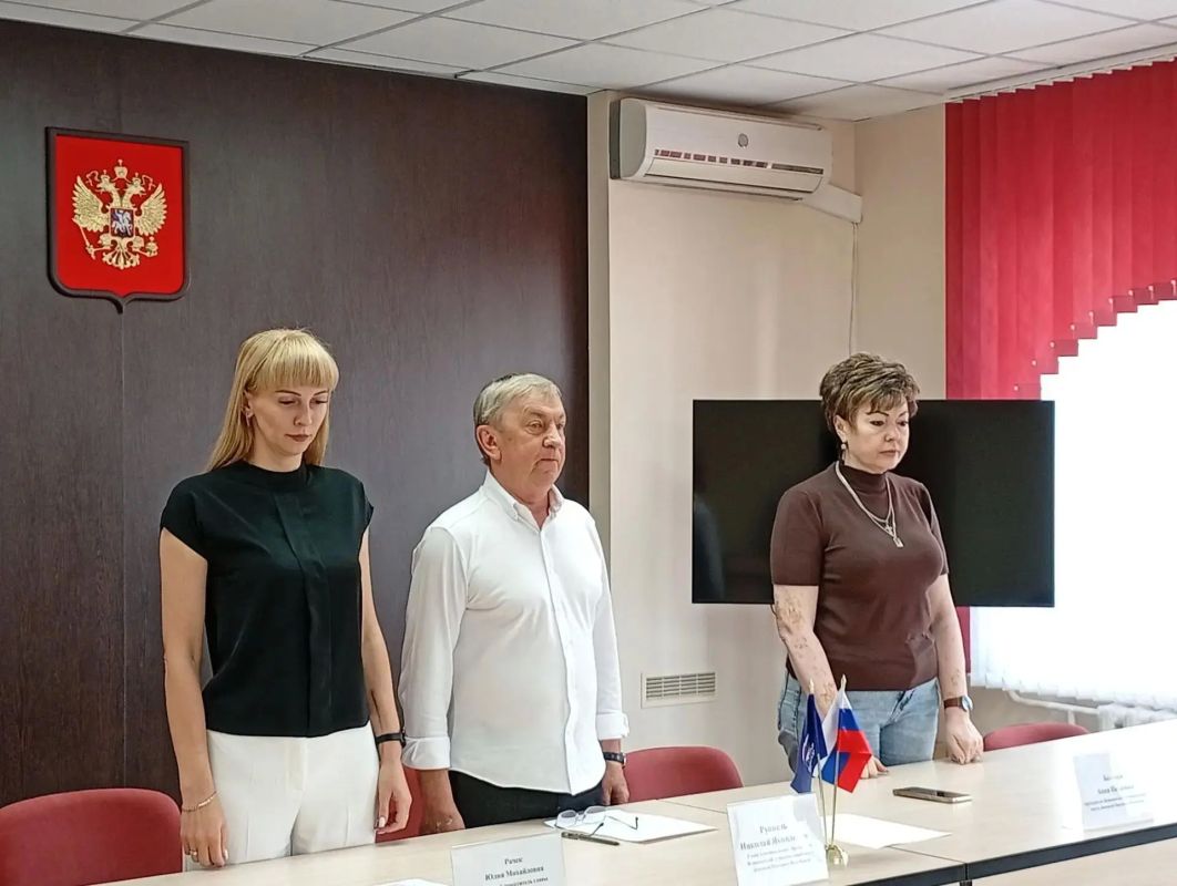 Николай Руппель: Очередное аппаратное совещание начали с воспоминания о событиях 12-летней давности, когда Ясиноватая была освобождена от укронацистских формирований Николай Руппель: Очередное аппаратное совещание начали с воспоминания о событиях 12-летней давности, когда Ясиноватая была освобождена от укронацистских формирований
