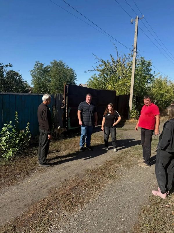 Депутат Амвросиевского муниципального совета Александр Молчанов провел встречу с жителями на закрепленной территории