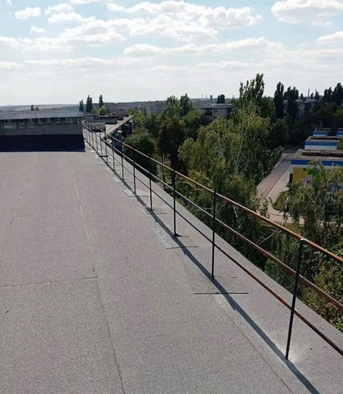 Хабаровский край комплексно отремонтировал подъезд на улице Узловой в Дебальцево Хабаровский край комплексно отремонтировал подъезд на улице Узловой в Дебальцево