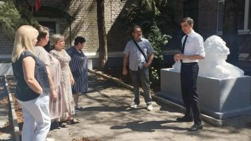 17 августа 2026 года депутат Макеевского городского совета Сергей Зуев провел встречу по адресу: г. Макеевка, ул. Патона, 26