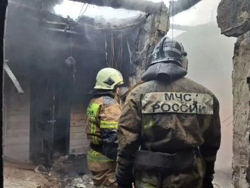 МЧС за сутки ликвидировано 64 пожара, в том числе 40 - ландшафтных