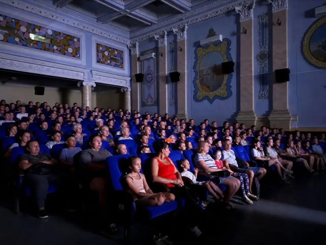 Ещё шесть современных кинозалов появятся в Донецкой Народной Республике Ещё шесть современных кинозалов появятся в Донецкой Народной Республике