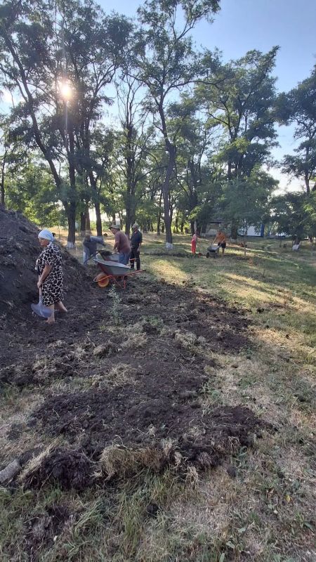 В Белой Каменке идёт благоустройство детской площадки