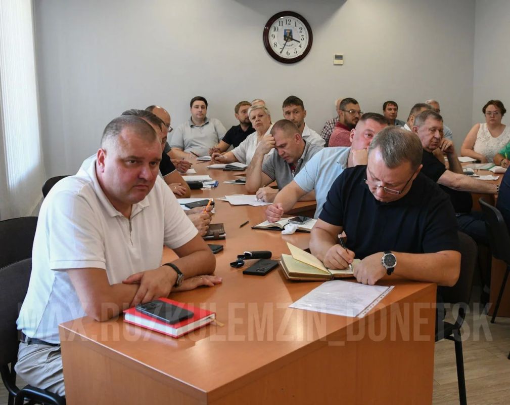 Алексей Кулемзин: Провели расширенное рабочее совещание по подготовке к осенне-зимнему периоду Алексей Кулемзин: Провели расширенное рабочее совещание по подготовке к осенне-зимнему периоду