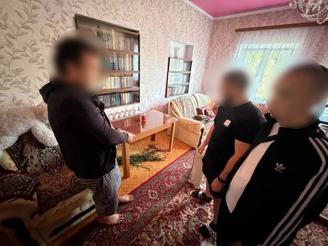 В столице Республики полицейские задержали мужчину за хранение и культивирование наркосодержащих растений В столице Республики полицейские задержали мужчину за хранение и культивирование наркосодержащих растений