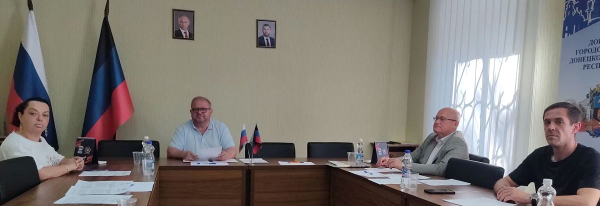 РАБОТА КОМИТЕТОВ. Михаил Рыбаков провел заседание постоянного комитета по вопросам местного самоуправления, регламента, кадров и депутатской этики