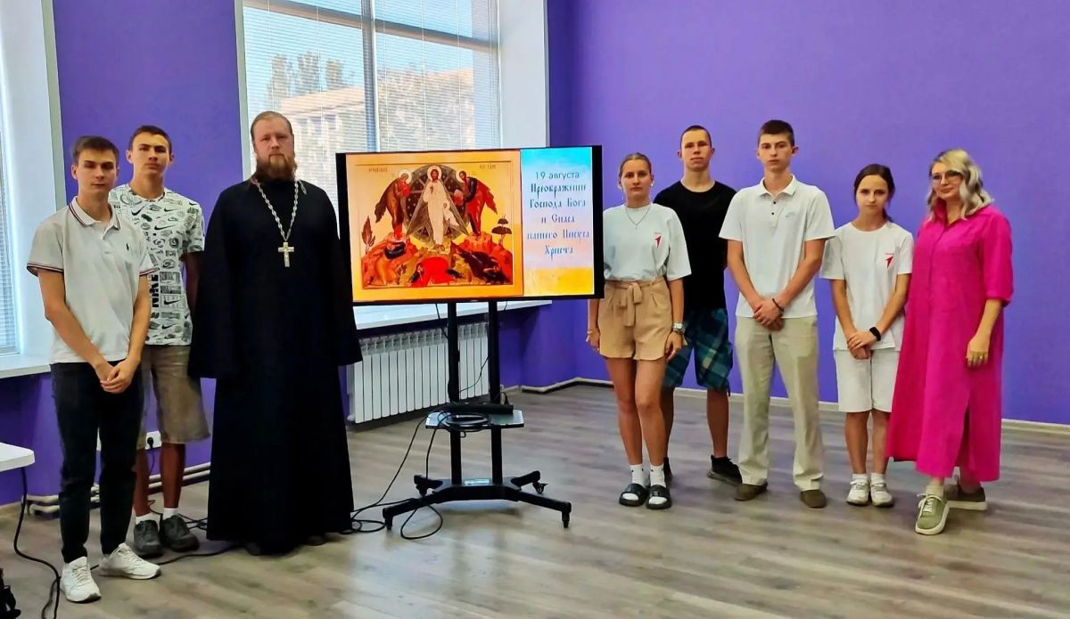 В Торезе прошла духовно-просветительская встреча с активистами «Движения Первых» В Торезе прошла духовно-просветительская встреча с активистами «Движения Первых»