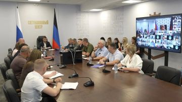 Денис Пушилин: На еженедельном оперативном совещании обсудили сферу транспорта, восстановление инфраструктуры, подготовку к отопительному сезону