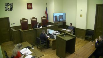 ВС России признал законным решение о прекращении отставки судьи, допустившей внепроцессуальное общение с участниками разбирательства