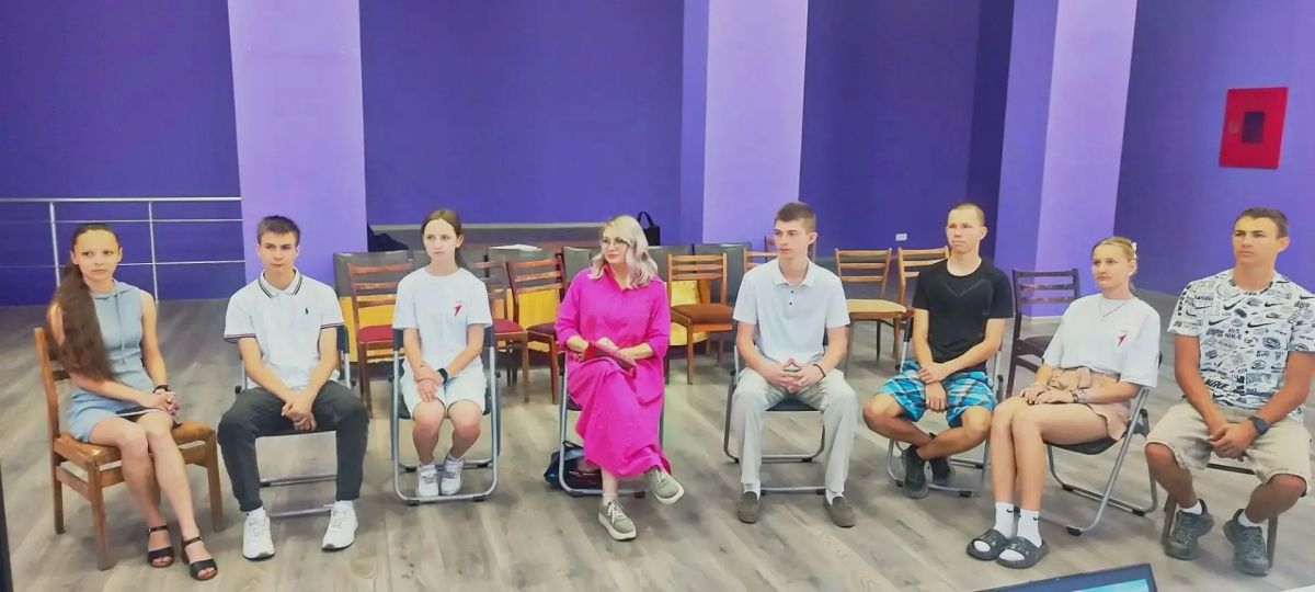 В Торезе прошла духовно-просветительская встреча с активистами «Движения Первых» В Торезе прошла духовно-просветительская встреча с активистами «Движения Первых»