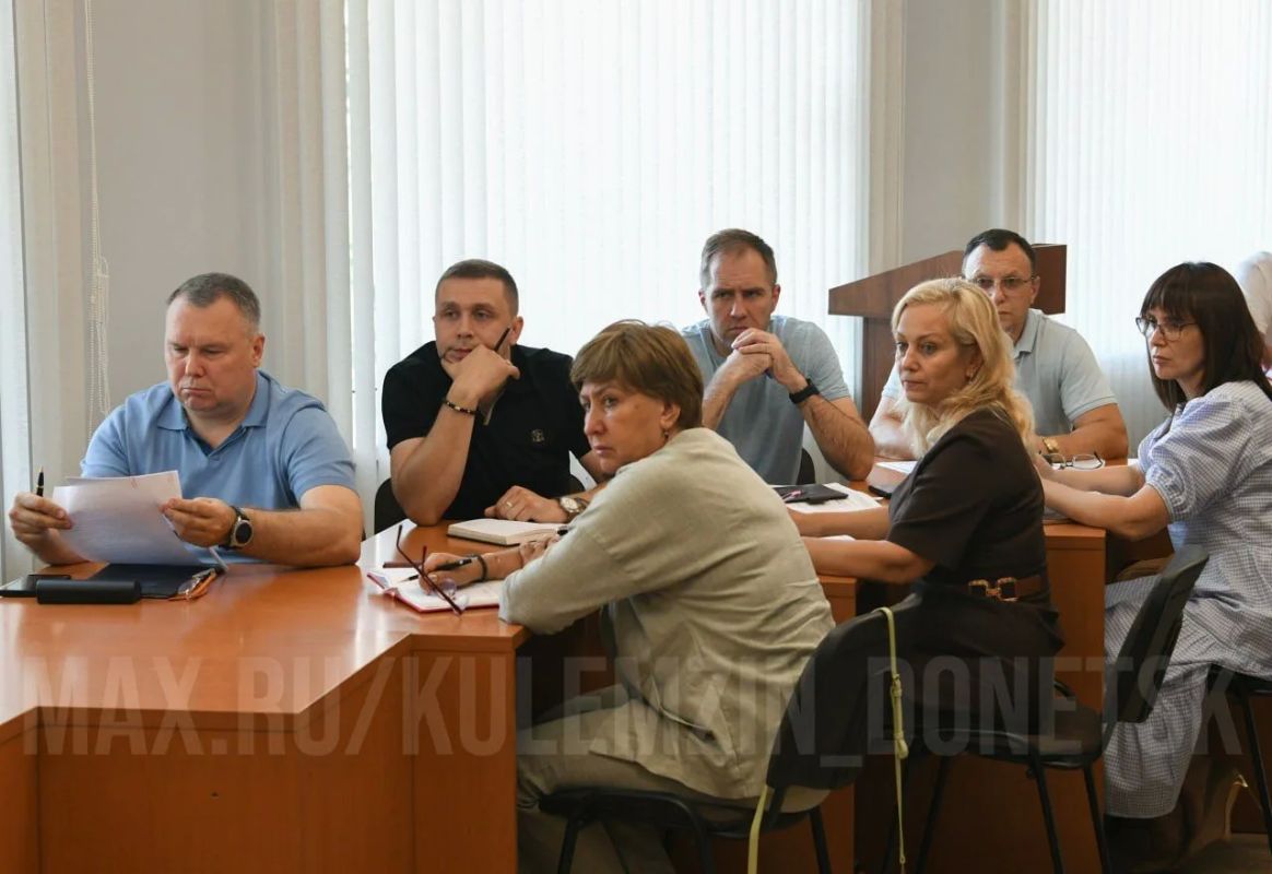 Алексей Кулемзин: Провели расширенное рабочее совещание по подготовке к осенне-зимнему периоду Алексей Кулемзин: Провели расширенное рабочее совещание по подготовке к осенне-зимнему периоду