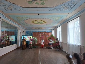 Игровая программа «Хваленое яблочко» объединила юных гостей села Стыла