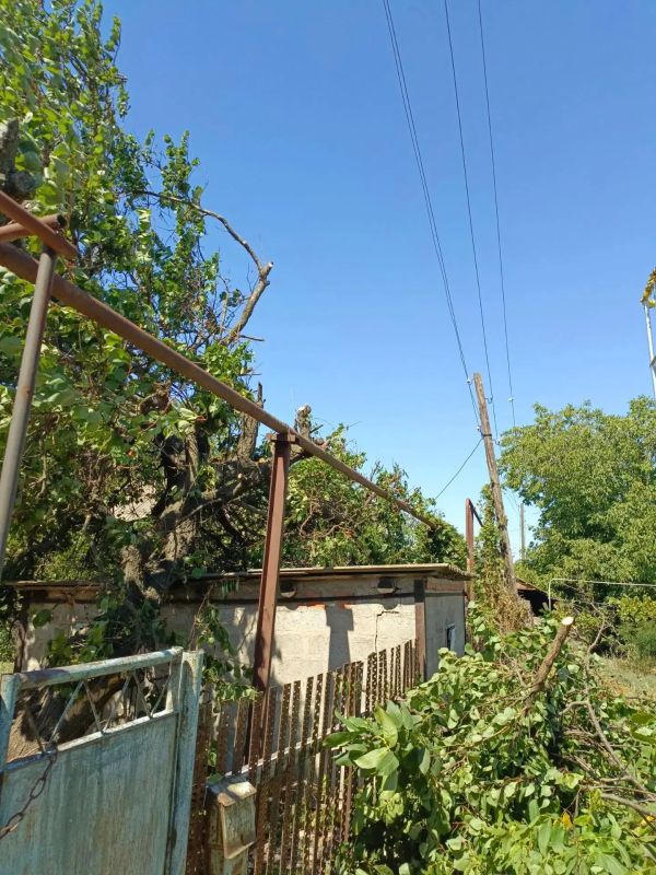 Борис Трима: Нижегородские аварийные бригады продолжают работу в пгт Ялта Борис Трима: Нижегородские аварийные бригады продолжают работу в пгт Ялта