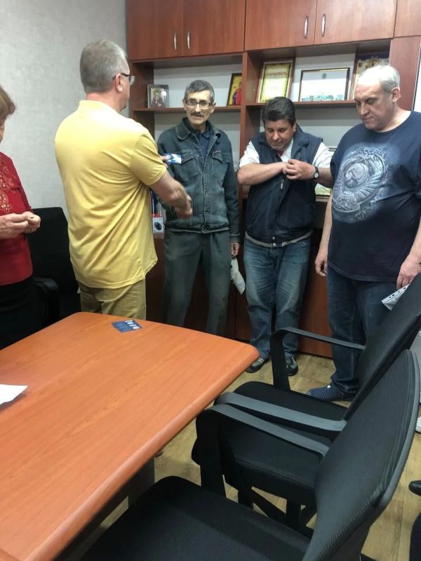 18 августа 2026 года депутат Ясиноватского муниципального совета от фракции «Единая Россия» Владимир Сергиенко провел встречи с населением, обсудив вопросы жилищно-коммунального хозяйства, работы лифтов, переоформления...