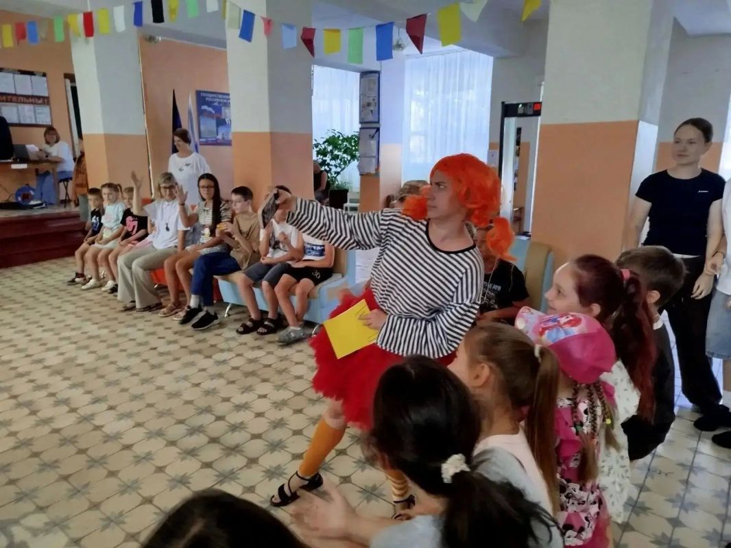 В Снежном «Лето без границ» дарит детям новые открытия В Снежном «Лето без границ» дарит детям новые открытия