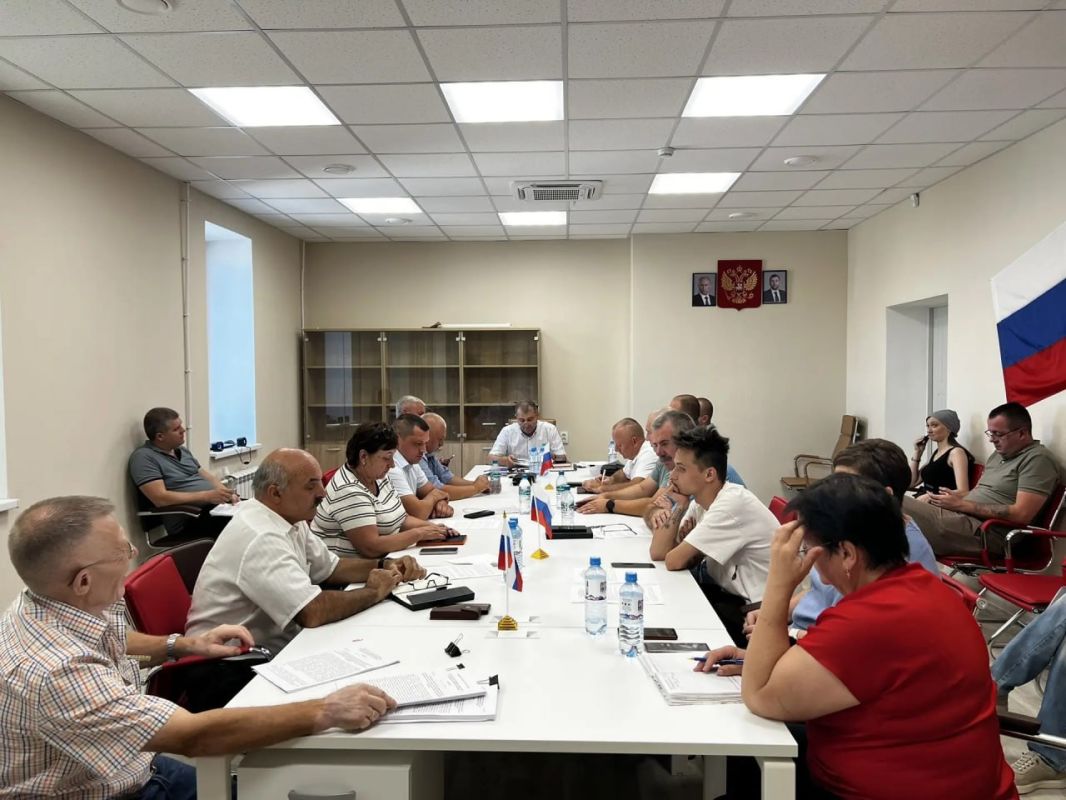 Встретился с сотрудниками Волновахского района электрических сетей (РЭС) ТЕ «Кировские электрические сети» ГУП ДНР «РЭК» Встретился с сотрудниками Волновахского района электрических сетей (РЭС) ТЕ «Кировские электрические сети» ГУП ДНР «РЭК»