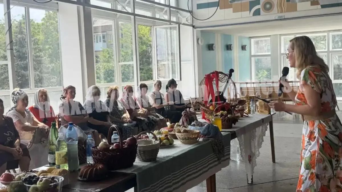Сегодня во Дворце культуры им. А.С. Пушкина было по-настоящему тепло и душевно — там прошло яркое торжество, посвящённое светлому празднику Яблочного Спаса Сегодня во Дворце культуры им. А.С. Пушкина было по-настоящему тепло и душевно — там прошло яркое торжество, посвящённое светлому празднику Яблочного Спаса