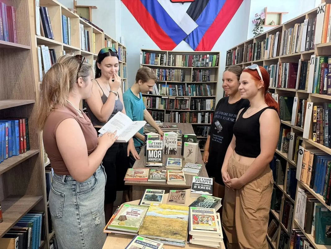 В библиотеке Ждановки подготовили юных читателей к новому учебному году В библиотеке Ждановки подготовили юных читателей к новому учебному году