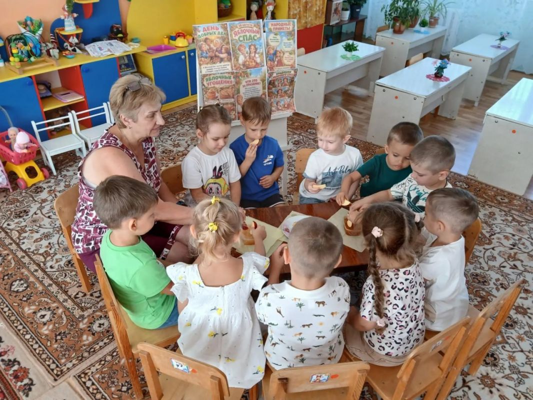 В Кировском празднуют Яблочный Спас
