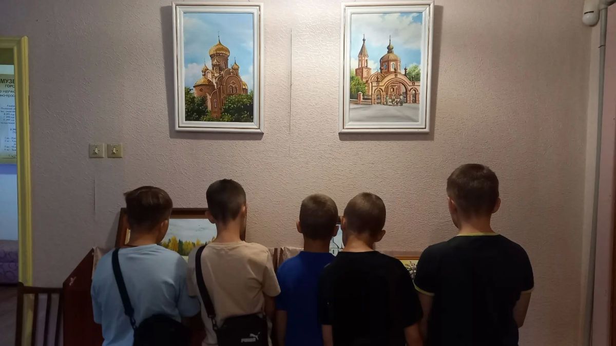 В МБУ «Музей истории города Харцызска» открылась выставка картин из фондов музея В. Ягодинца и В. Соловьёва «Люблю тебя, моя Россия» В МБУ «Музей истории города Харцызска» открылась выставка картин из фондов музея В. Ягодинца и В. Соловьёва «Люблю тебя, моя Россия»
