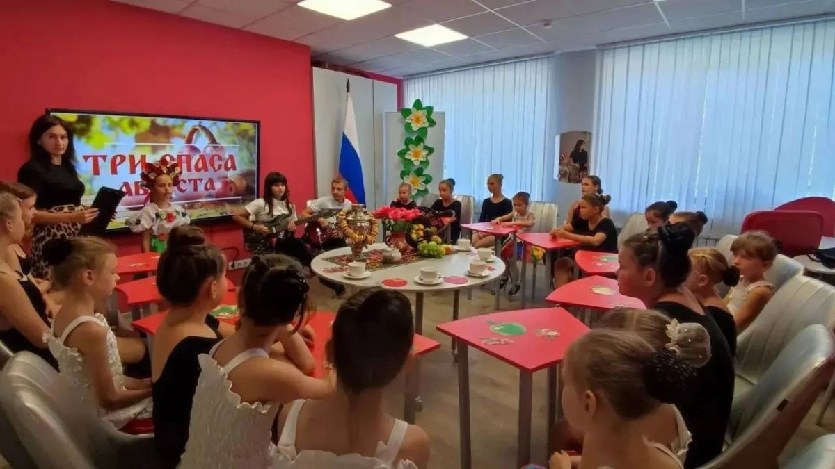 В клубе села Бирюки состоялись августовские посиделки «Август Спасами богат» для участников творческих коллективов В клубе села Бирюки состоялись августовские посиделки «Август Спасами богат» для участников творческих коллективов