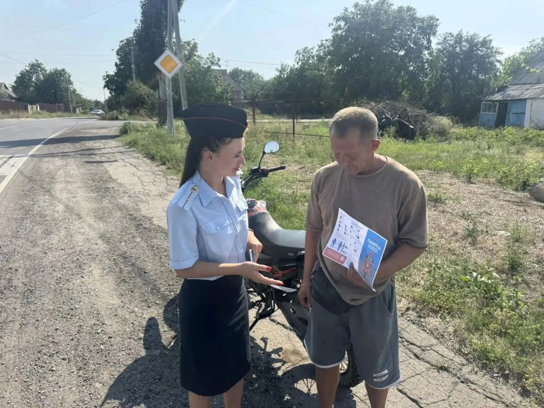 Госавтоинспекторы продолжают вести профилактическую работу Госавтоинспекторы продолжают вести профилактическую работу