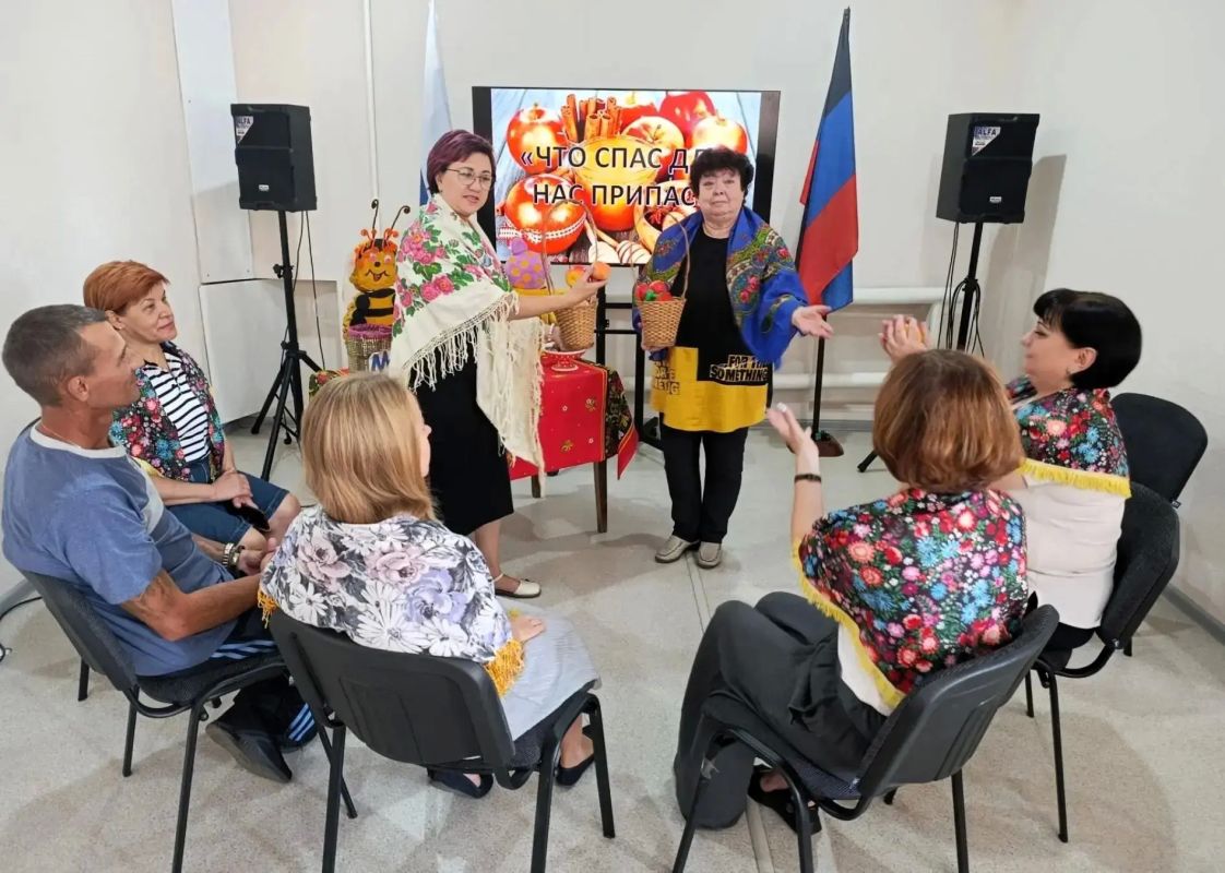 «Что Спас для нас припас?» – фольклорный час «Что Спас для нас припас?» – фольклорный час