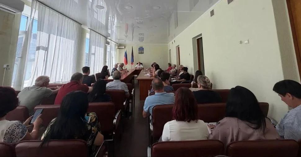 Провёл расширенное аппаратное совещание с начальниками отделов и структурных подразделений администрации Володарского муниципального округа, руководителями предприятий, а также территориальных подразделений министерств и... Провёл расширенное аппаратное совещание с начальниками отделов и структурных подразделений администрации Володарского муниципального округа, руководителями предприятий, а также территориальных подразделений министерств и...