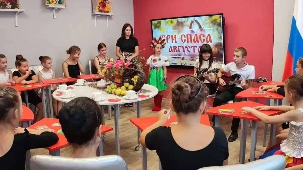 В клубе села Бирюки состоялись августовские посиделки «Август Спасами богат» для участников творческих коллективов В клубе села Бирюки состоялись августовские посиделки «Август Спасами богат» для участников творческих коллективов