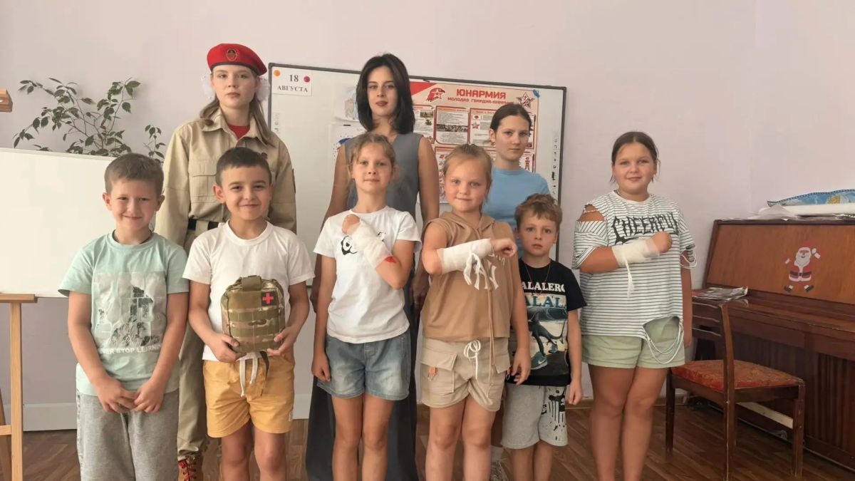 Активисты штаба местного отделения «Юнармии» встретились с юными спортсменами Ясиноватой – воспитанниками Спортивной школы и Дома детского и юношеского творчества Активисты штаба местного отделения «Юнармии» встретились с юными спортсменами Ясиноватой – воспитанниками Спортивной школы и Дома детского и юношеского творчества