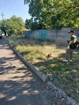 В Дебальцево продолжаются работы по благоустройству территории города
